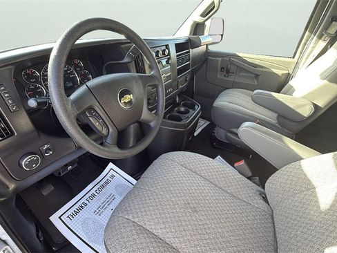 Used 2025 Chevrolet Express 3500 LT w/ LT Preferred Equipment Group image 18