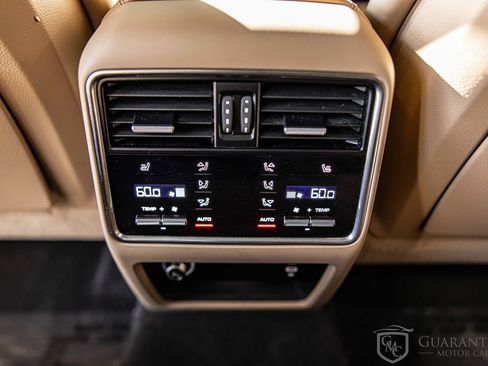 Used 2022 Porsche Cayenne image 36