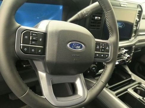 New 2026 Ford F250 Lariat w/ Black Appearance Package AWD/4WD image 16