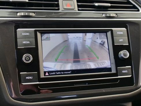 Used 2022 Volkswagen Tiguan S image 20