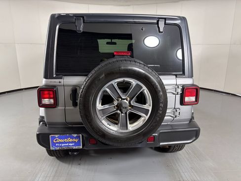 Used 2021 Jeep Wrangler Unlimited Sahara AWD/4WD image 7