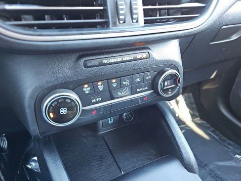 Used 2020 Ford Escape SE Sport image 23