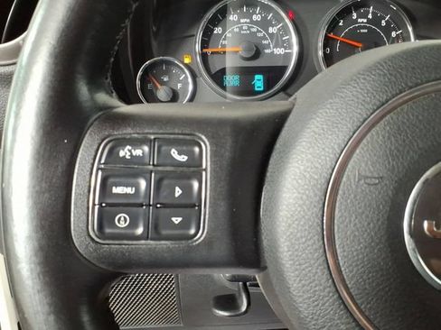 Used 2012 Jeep Wrangler Sport AWD/4WD image 16