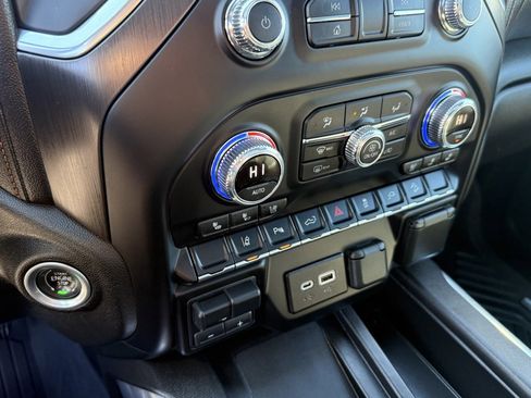 Certified 2022 GMC Sierra 2500 AT4 w/ AT4 Preferred Package AWD/4WD image 12