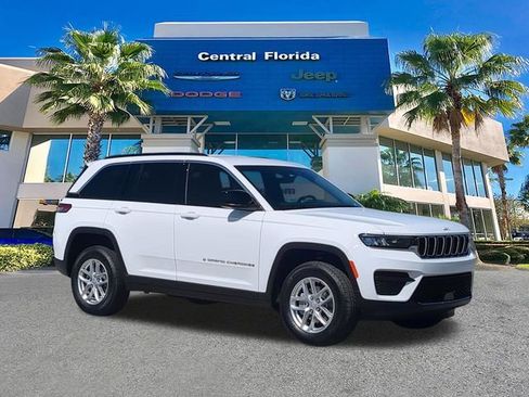 New 2026 Jeep Grand Cherokee Laredo image 2