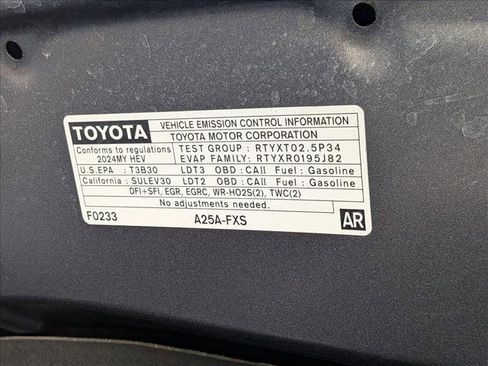 Used 2024 Toyota Sienna LE FWD image 25