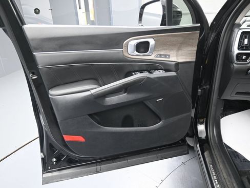 Used 2022 Kia Sorento SX Prestige image 23