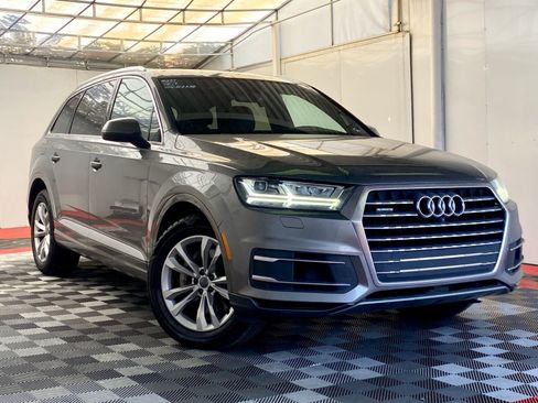Used 2017 Audi Q7 3.0T Premium Plus w/ Premium Plus Package AWD/4WD image 2