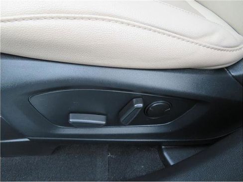 Used 2021 Ford Explorer Limited image 24