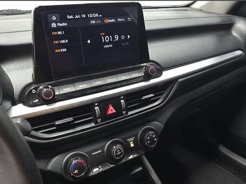 Used 2022 Kia Forte LXS FWD image 7