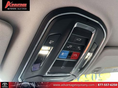 Used 2023 Jeep Grand Cherokee Limited w/ Black Appearance Package AWD/4WD image 36