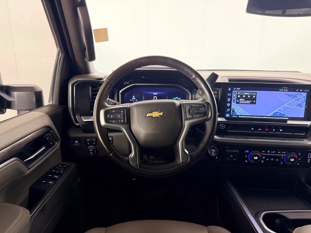 Used 2025 Chevrolet Silverado 2500 LTZ w/ LTZ Convenience Package AWD/4WD image 16