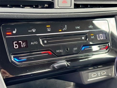 Used 2025 Volkswagen Jetta Sport image 15