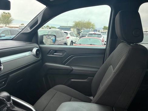 Used 2023 Chevrolet Colorado LT AWD/4WD image 20