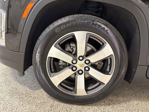 Used 2023 Chevrolet Traverse LT w/ LT Premium Package AWD/4WD image 37