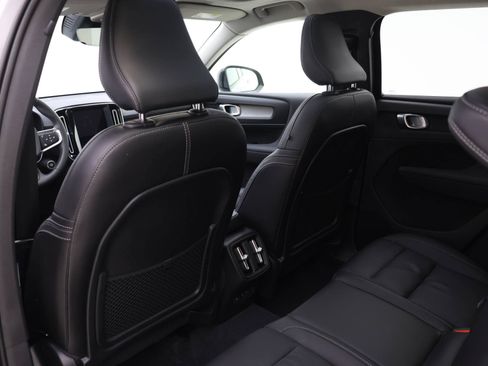 Certified 2024 Volvo XC40 B5 Plus w/ Protection Package Premier image 14