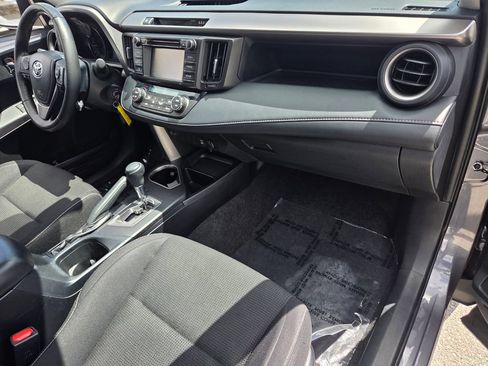 Used 2018 Toyota RAV4 XLE FWD image 18