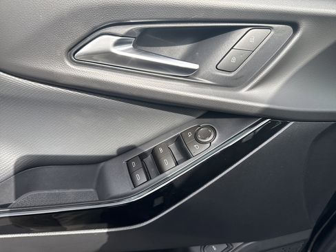 New 2026 Chevrolet Equinox LT AWD/4WD image 17