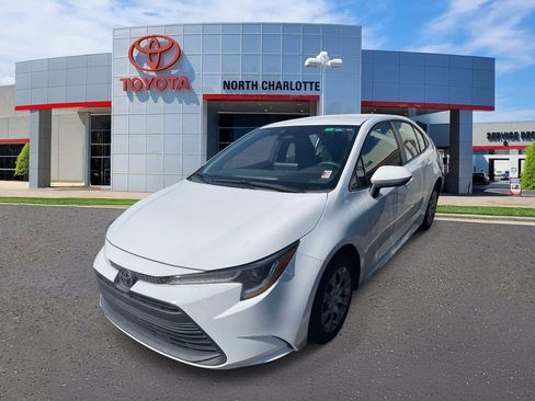 Used 2024 Toyota Corolla LE FWD image 5