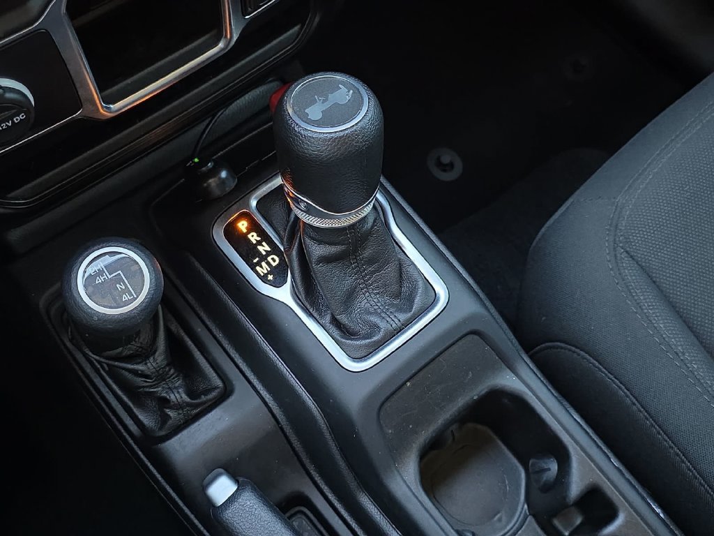 Used 2022 Jeep Wrangler Unlimited Sport AWD/4WD image 26