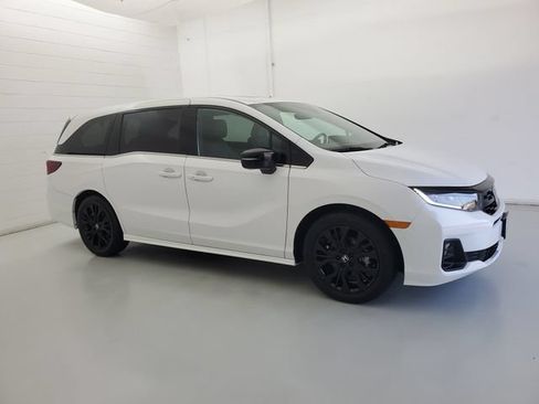 Used 2025 Honda Odyssey Sport-L image 4