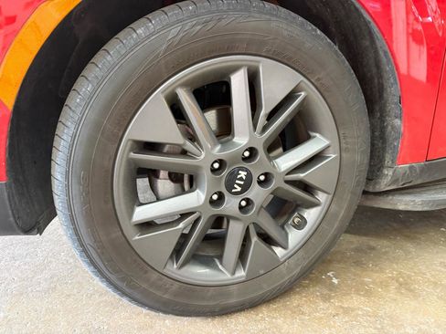 Used 2020 Kia Soul EX image 6