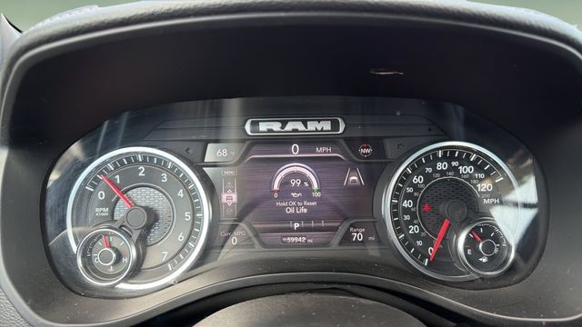 Used 2025 RAM 1500 Laramie AWD/4WD image 12