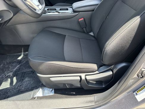 Used 2025 Nissan Sentra SV w/ All-Weather Package FWD image 18