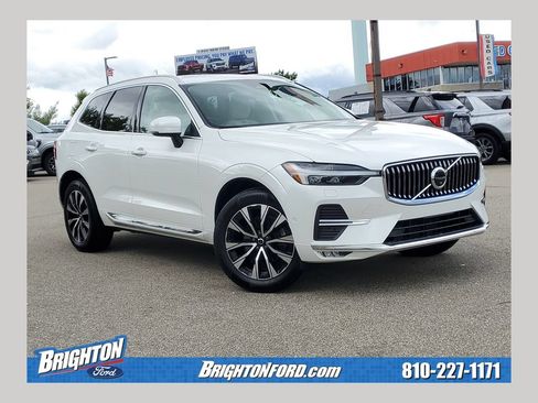 Used 2023 Volvo XC60 B5 Plus AWD/4WD image 1