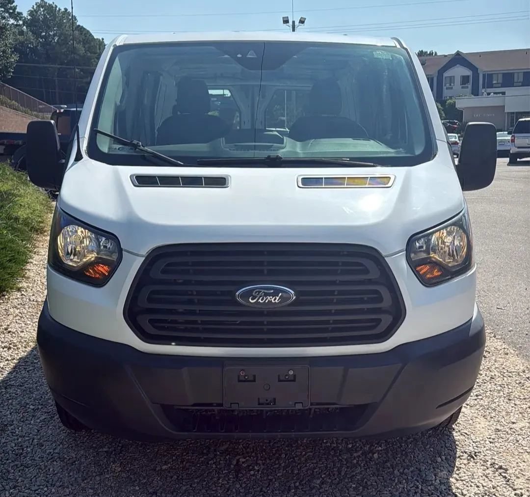 Used 2018 Ford Transit 150 130 Low Roof RWD image 4