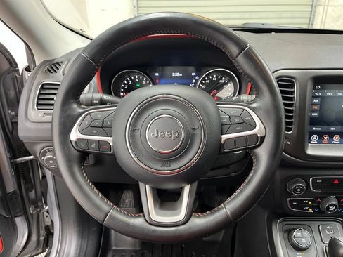 Used 2020 Jeep Compass Trailhawk AWD/4WD image 17