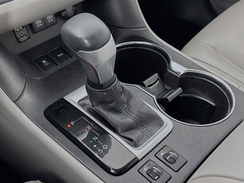 Used 2017 Toyota Highlander XLE image 17