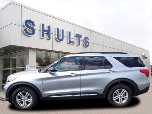 Used 2024 Ford Explorer XLT w/ Class IV Trailer Tow Package AWD/4WD image 2