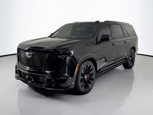 Used 2025 Cadillac Escalade ESV V w/ LPO, ONYX Package AWD/4WD image 10