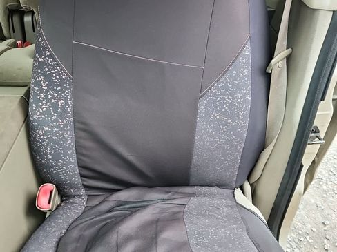 Used 2004 Ford Explorer XLT image 14