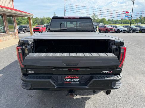 Used 2024 GMC Sierra 2500 AT4 w/ AT4 Premium Plus Package AWD/4WD image 6