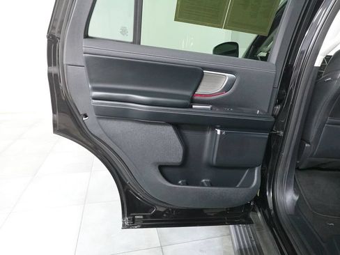 Certified 2025 Ford Expedition Platinum AWD/4WD image 36