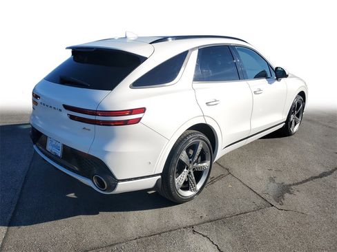 Used 2023 Genesis GV70 2.5T w/ Sport Prestige Package image 5