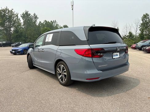 Used 2023 Honda Odyssey Touring image 9