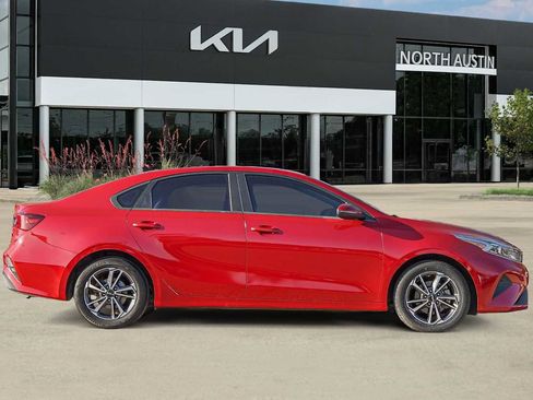 Used 2022 Kia Forte LXS w/ LXS Technology Package image 7