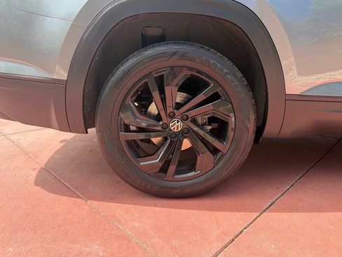 Used 2023 Volkswagen Atlas SE w/ Black Wheel Package AWD/4WD image 40