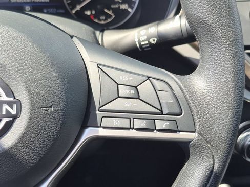 Used 2025 Nissan Altima 2.5 SV FWD image 22