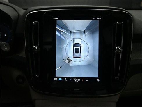 Used 2025 Volvo XC40 B5 Ultra image 11