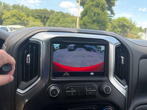 Used 2020 Chevrolet Silverado 1500 LT Trail Boss w/ Convenience Package AWD/4WD image 17