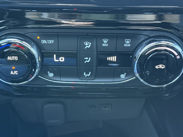 New 2026 Chevrolet Trax RS w/ Sunroof Package FWD image 17