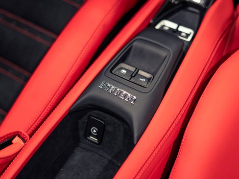 Used 2023 Ferrari F8 Tributo RWD image 37