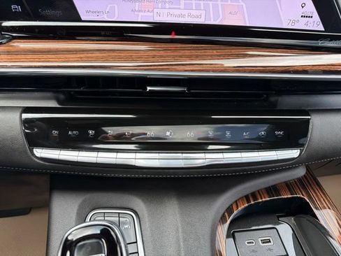 Certified 2024 Cadillac Escalade ESV Premium Luxury AWD/4WD image 25