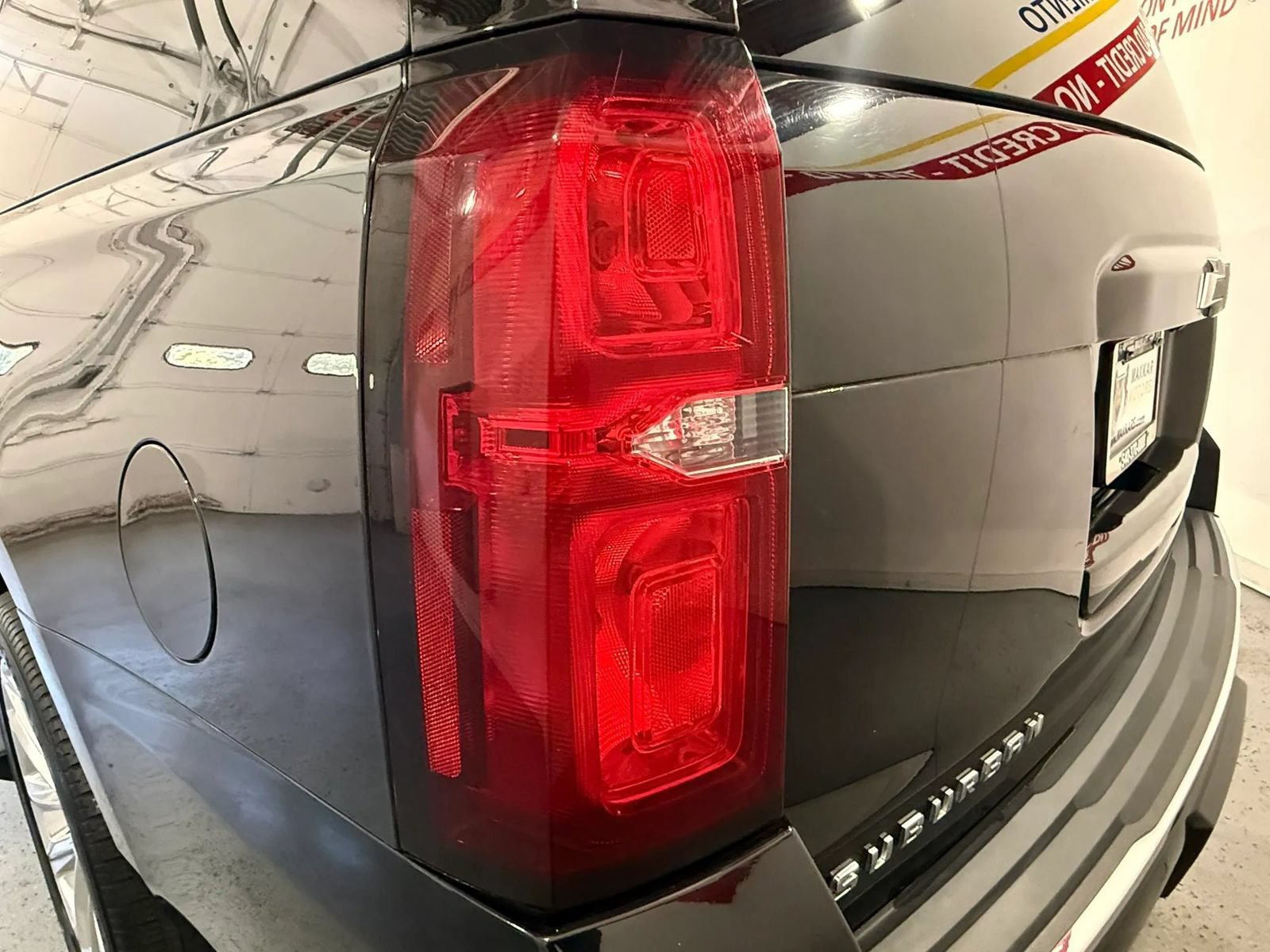 Used 2019 Chevrolet Suburban Premier w/ Premier Plus Edition AWD/4WD image 18
