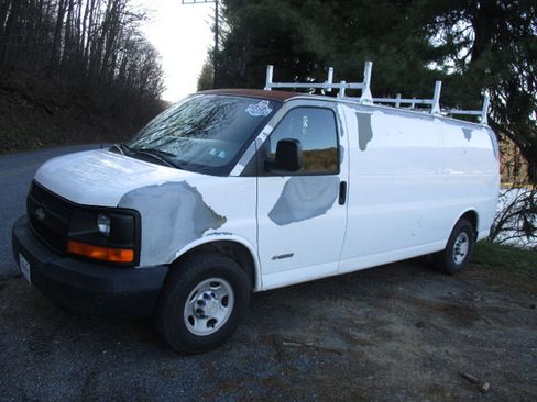 Used 2006 Chevrolet Express 2500 Extended image 1
