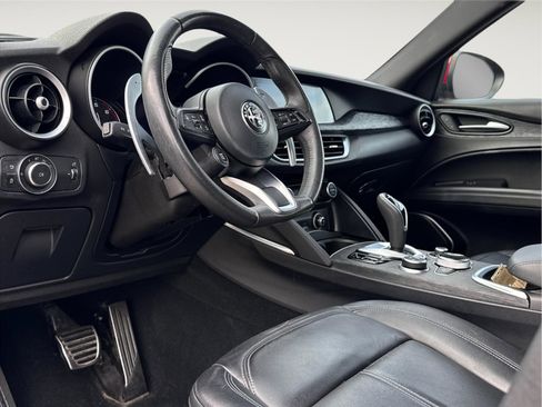 Used 2022 Alfa Romeo Stelvio Sprint image 15